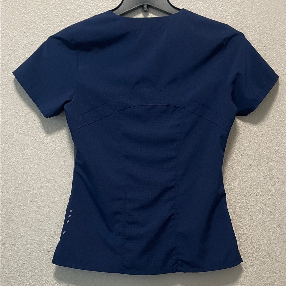 Barco Uniforms Women's Top in Navy and Gray - Picture 6 of 9